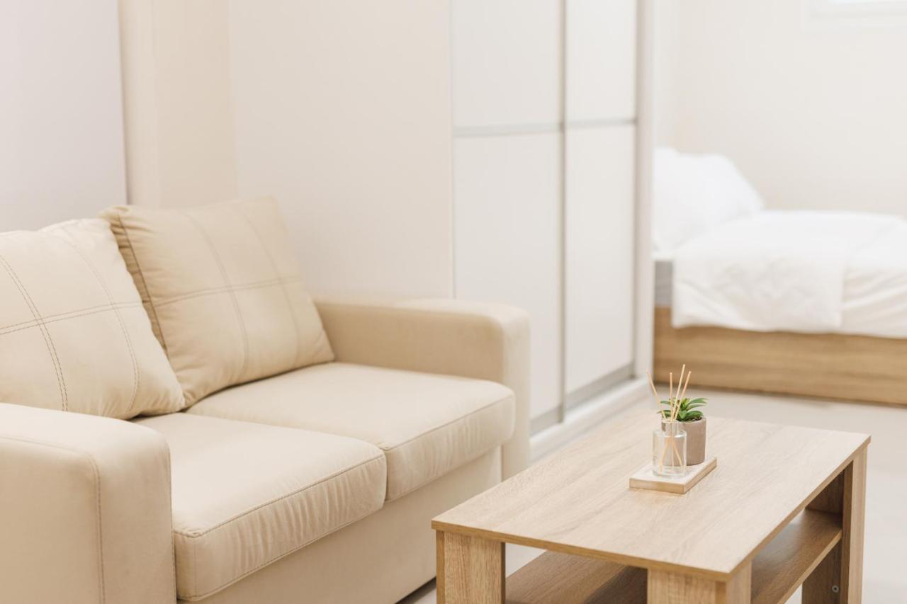 Fully Renovated Luxurious Semi-Basement Studio Aten Exteriör bild