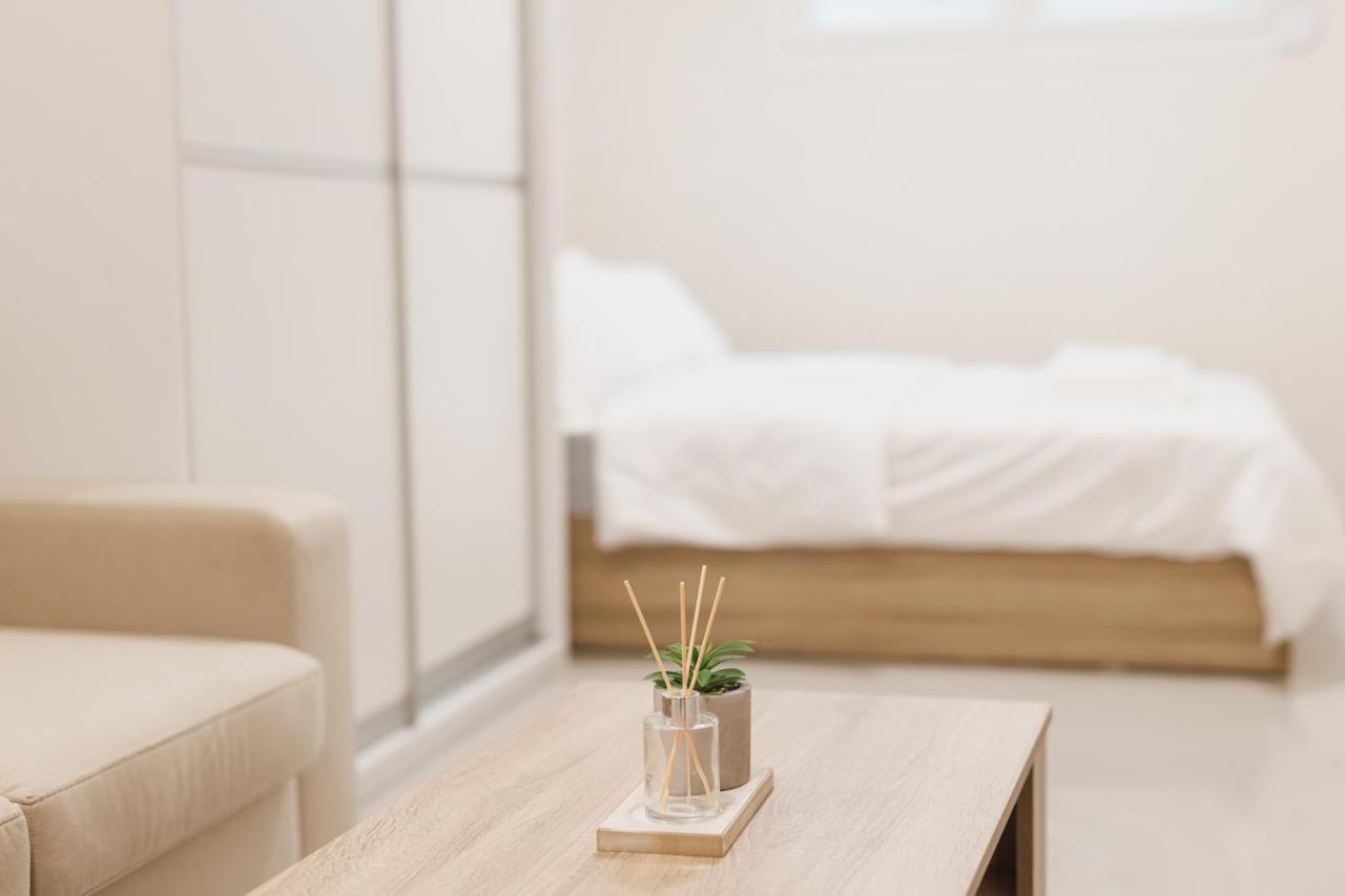 Fully Renovated Luxurious Semi-Basement Studio Aten Exteriör bild